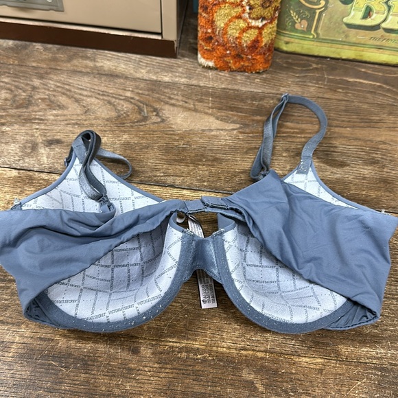 Victoria’s Secret Bra Size 34C Gray Light Padding - Picture 2 of 5